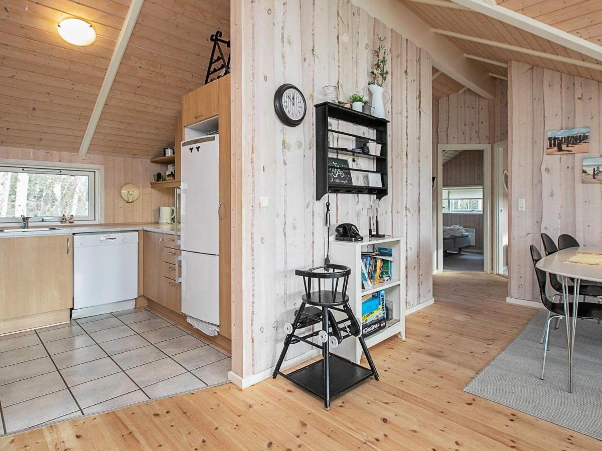 Four-Bedroom Holiday Home In Vaeggerlose 8 Bøtø By Εξωτερικό φωτογραφία