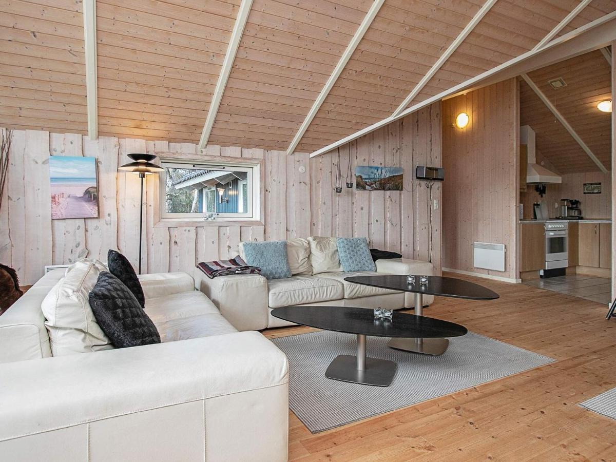 Four-Bedroom Holiday Home In Vaeggerlose 8 Bøtø By Εξωτερικό φωτογραφία
