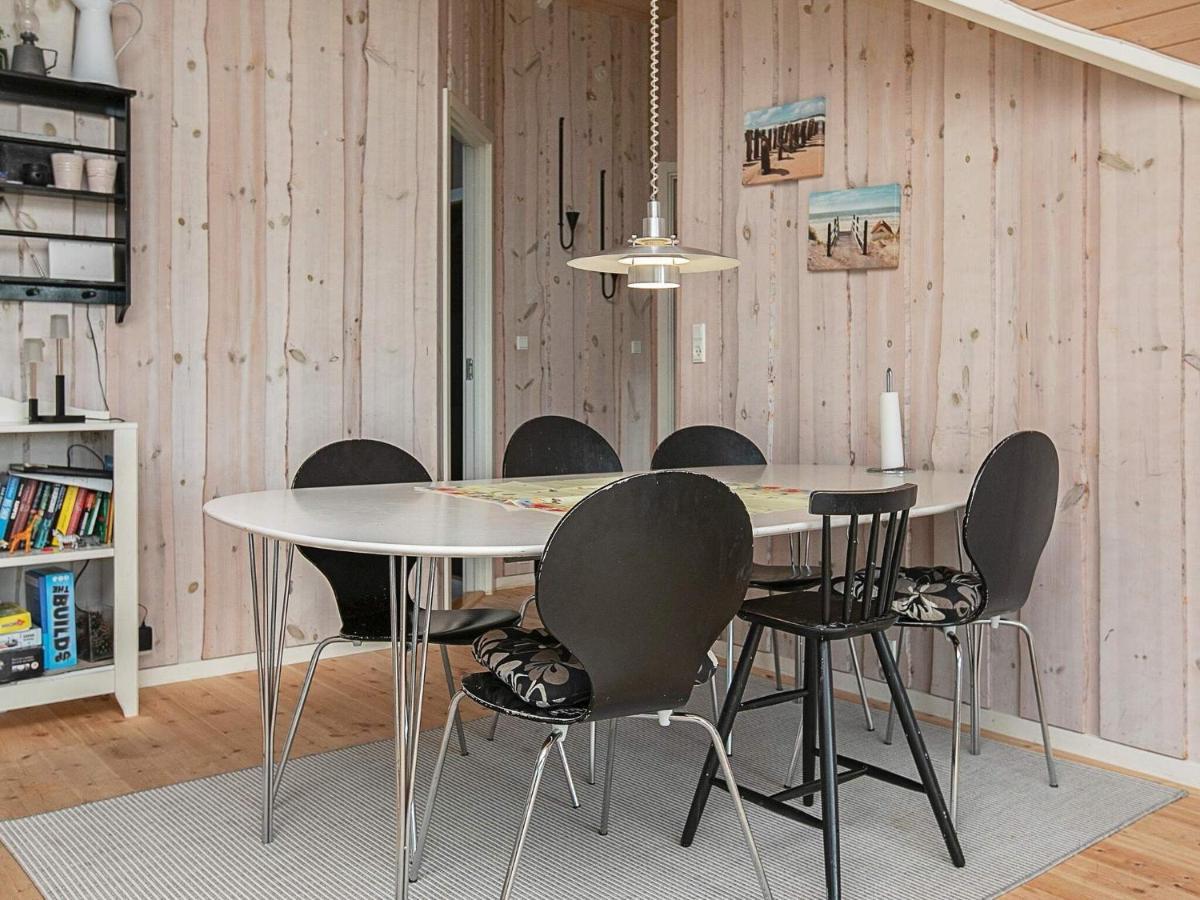 Four-Bedroom Holiday Home In Vaeggerlose 8 Bøtø By Εξωτερικό φωτογραφία