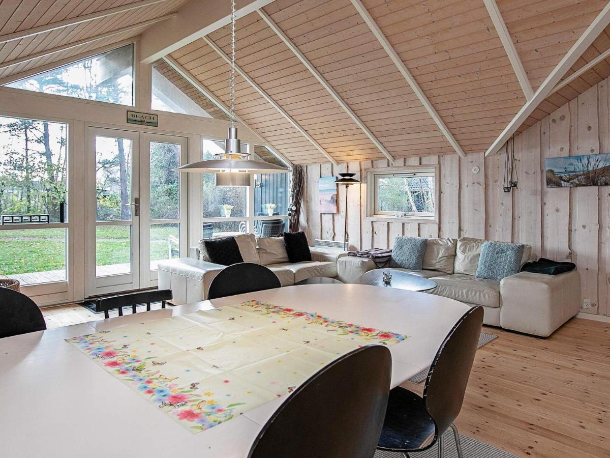 Four-Bedroom Holiday Home In Vaeggerlose 8 Bøtø By Εξωτερικό φωτογραφία
