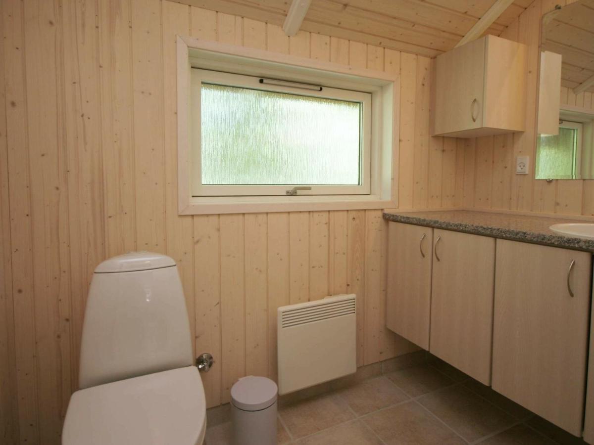 Four-Bedroom Holiday Home In Vaeggerlose 8 Bøtø By Εξωτερικό φωτογραφία